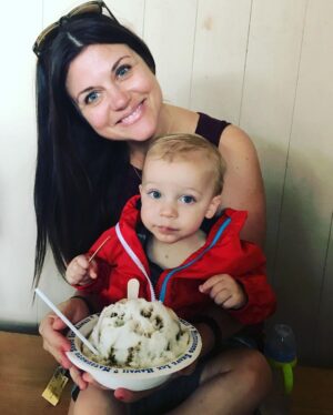 Tiffani Thiessen Instagram - #tbt to Holt’s first time in Hawaii. Can’t wait to head back and eat my weight in shaved ice #springbreak