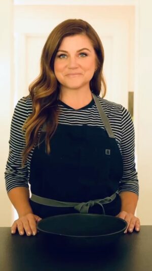 Tiffani Thiessen Instagram - An easy quick weeknight dinner for this #humpday What’s your go to easy dinner?