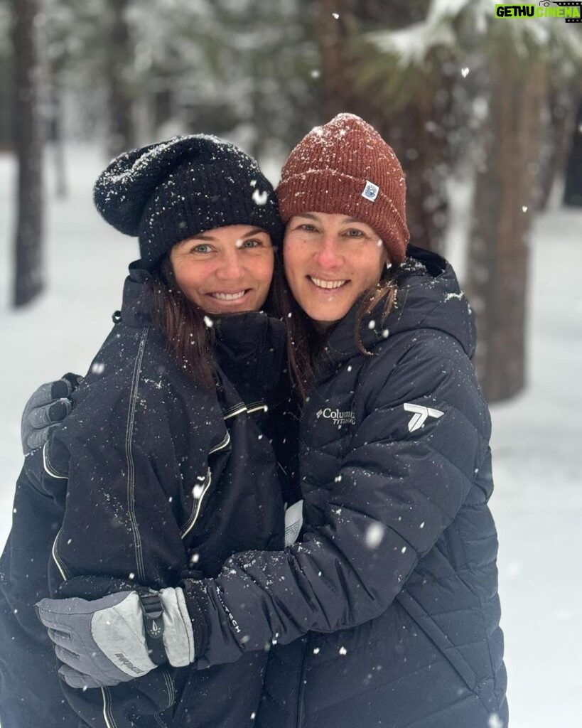 Tiffani Thiessen Instagram - What a fun couple of days hanging with the TX family who came west for their spring break. Boy did we make some memories. And a huge thank you to @lesleyfeldman for allowing us to crash at her cabin in #BigBear. ❤️