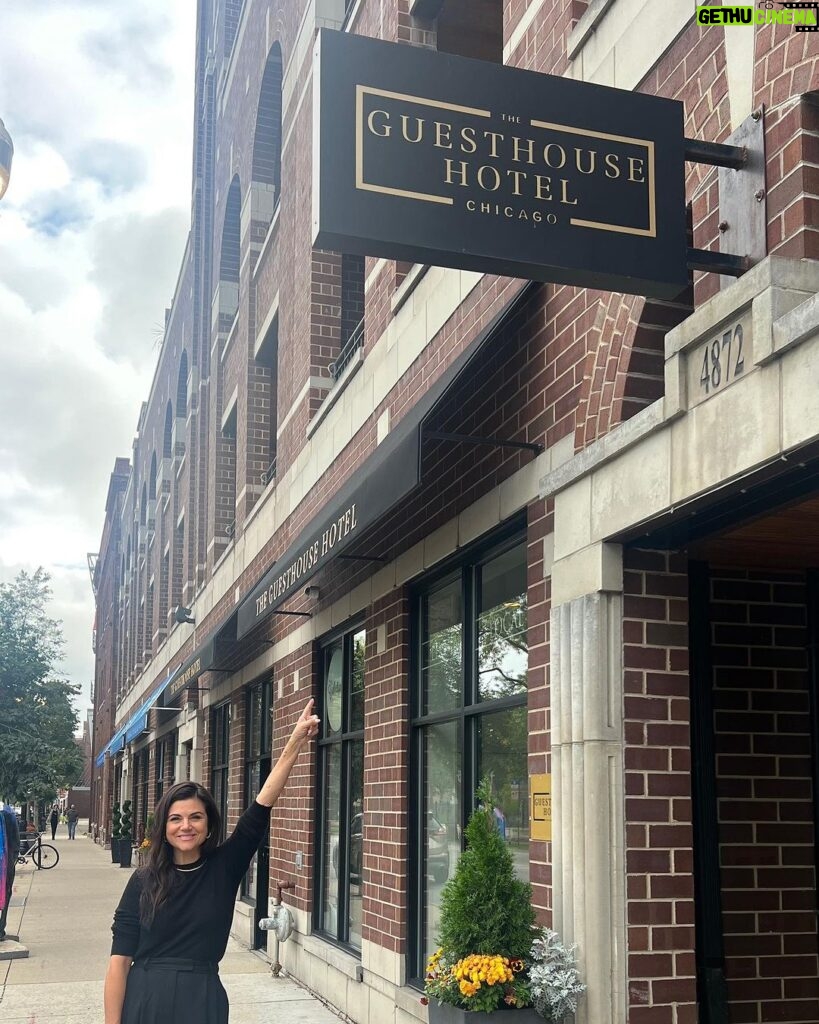 Tiffani Thiessen Instagram - I’m obsessed with you @guesthousehotelchi I truly didn’t want to leave. Thank you for the beautiful stay in your beautiful city! ❤️ The Guesthouse Hotel