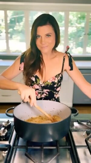 Tiffani Thiessen Instagram - Think this speaks for itself 😂Beef Bourguignon recipe in #HereWeGoAgain. Have you ordered yet?!