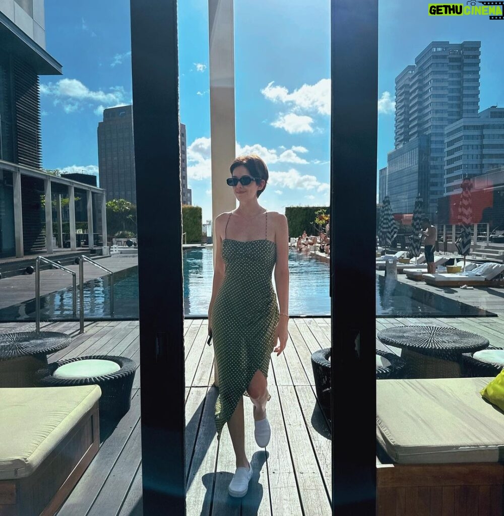 Tiffany Hsu Instagram - 今日份太陽 好喜歡💕 #愛曬太陽的me #沒錯膝蓋已曬紅 #今日攝影師很會拍 @weiweionlygod