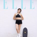 Tiffany Hsu Instagram – #ELLE封面大人物 許瑋甯忍不住感動的情緒，聲音些微顫抖的在臺上發表得獎感言， 這是她繼《16 個夏天》奪得最佳女配角獎後， 相隔8年再次站上金鐘獎舞臺，憑藉影集《她和她的她》 榮獲「迷你劇集女主角獎」。從綠葉到紅花，角色從傻白甜到解離症患者，她手中緊握的獎座是得來不易。

👉🏻追蹤 @elletaiwan 看完整封面專訪
EDITOR IN CHIEF_KAYT HSUEH 
PHOTOGRAPH_KUO HAN KAO PROJECT MANAGEMENT_DOMINIQUE CHIANG
STYLIST_KATE CHEN 
STYLIST ASSISTANT_VIVIAN LU, LINDA LIN
TEXT_ALLISON CHEN
EDIT_DOMINIQUE CHIANG 
MAKE UP_JIMY WU
HAIR_AMBER
VIDEO PRODUCER_ESTHER PAI
VIDEO PHOTOGRAPHER_ASHE CHEN, SKY YU, LYZ
VIDEO EDITOR_HSINGYUN WANG

#elletaiwan #elle時尚圈 #elle娛樂圈 #許瑋甯 
#CHANELCruise
#CHANEL
@chanelofficial @anno8o7