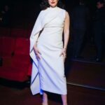 Tina Kandelaki Instagram - Вчерашняя презентация сезона — настоящий ураган. Как может быть иначе, если работает команда лучших на рынке! Мы стремительно движемся вперед и работаем как конвейер по производству новых форматов, интересных программ и крутых звезд. Мы ценим и благодарим вас, наши дорогие зрители, за интерес и любовь к нашим проектам! Еще раз с 25-летием, мой любимый канал ТНТ!🎉