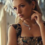 Tina Kandelaki Instagram - Сегодня наслаждаюсь клипом Люси Чеботиной, который мы выпустили к премьере фильма «Императрицы». Люся, как всегда, большая умница и звезда! Фильм в кинотеатрах с 26 октября. Удалось прочувствовать настроение императрицы? 👑