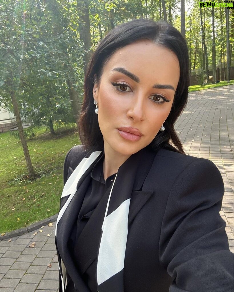 Tina Kandelaki Instagram - Друзья! Напоминаю, что у меня есть личный, одноимённый Telegram-канал, где вы можете найти моё мнение по наиболее важным текущим темам. Обновление Telegram позволяет теперь выкладывать сторис — это значит, что я жду ваших голосов на канале, чтобы делиться с вами информацией ещё быстрее. Ссылка на канал в шапке профиля. Подписывайтесь!