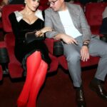 Tina Kandelaki Instagram - Лучшие заголовки, как всегда, у Комсомольской правды. Премьера фильма «Императрицы» действительно вызвала немало шума. А какой заголовок статье дали бы вы? P.S. Молодой муж… Когда уже ты станешь немолодым😂