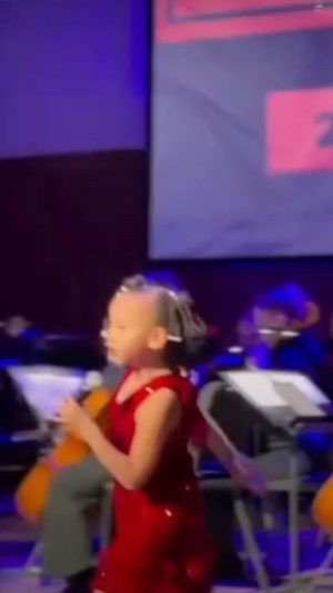 Tiny Harris Instagram - When I tell u @tip had two epic nights @atlantasymphony he's always something to see but my lil angel ce out & rock it!!! She always come out on my show & stand there & sing but to see her get out that & swag it out on Live Your Life was super special for me!! She must of new she had a tuff act to live up too! Had my Rock in the house @diannecottlepope & my youngest son, My peace whom I love & adore @majorpharris 
Night one had my big kids in the house @zonniquejailee  @buddyred @domani both nights was one for the books!! #DaddyNDaughterDuo #Tip #Heiress #HustleFamily #AtlantaSymphony 🙏💙💜ᥫ᭡💚