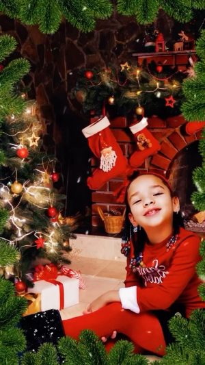 Tiny Harris Instagram - Guys I'm so excited to say my youngest baby has her first  single coming out... what's Does Christmas Mean To You... I hope u guys will support a young princess doing what she loves. This is truly organic I had nothing to do with her loving to sing other than being her biggest inspiration besides @littlebodybigheart lol Thank you to everyone who supports my kids & their dreams!!!Thank you to @diaryofjailee for making this for us! U da man! #WhatsDoesChristmasMeanToYou #Presavenow #HeiressHarris #HustleFamily 🙏💜
