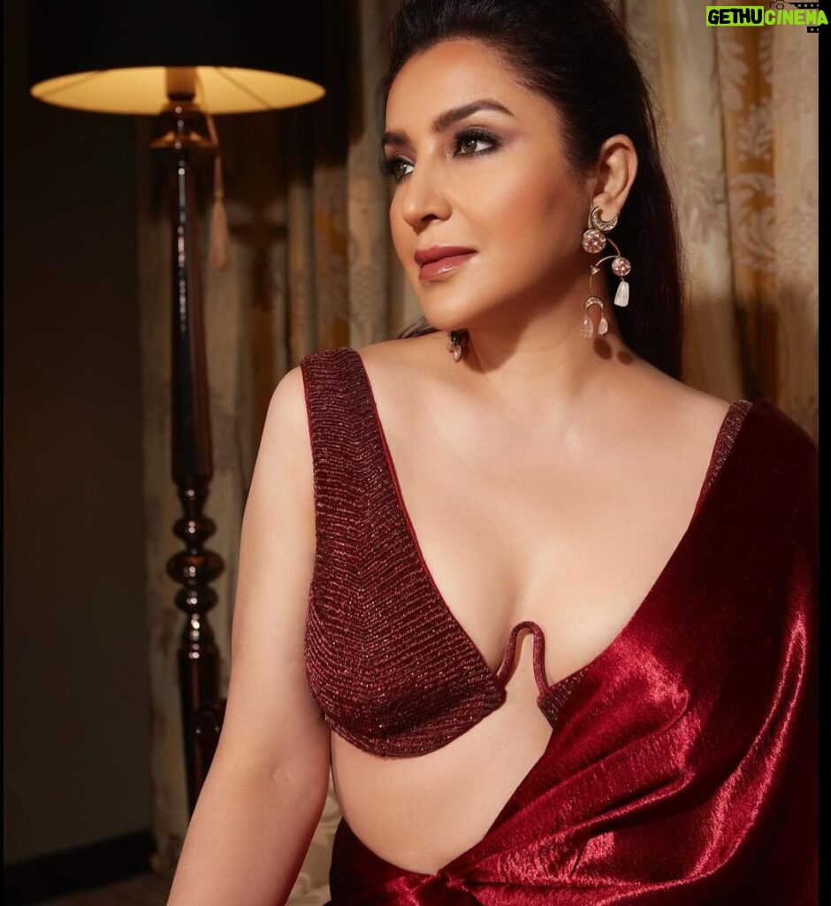 Tisca Chopra Instagram - Bloody hell .. 📸 @shivamguptaphotography Styled by @stylemuze Wearing - @qbikofficial Shoes @giuseppezanotti Jewels - @uncut_byaditiamin Makeup @yountentsomo Hair @hairbyseema ; Assisted by @hairbyradhika Managed by @inegafilmmgmt #everydayslay