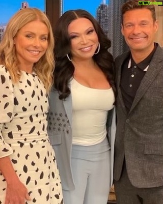 Tisha Campbell Instagram - I always love hanging out @livekellyandryan