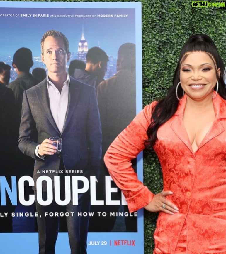 Tisha Campbell Instagram - About last night!!!! @netflix screened @uncouplednetflix Starring @nph myself @emersonbrooks @brooksashmanskas @mgh_8 #tukwatkins created by #sexinthecity creator Darren Star and producer of #modernfamily Jeffrey Richman what a stellar cast man