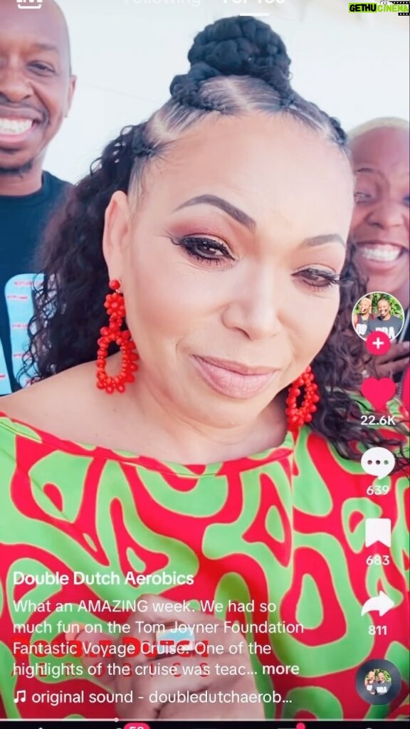 Tisha Campbell Instagram - Growing up with my parents I was the oldest of three boys but I have other siblings whom I love. There are 7 of us altogether! I could box, I could jump rope like a boxer and I could definitely climb trees. I could do anything my brothers could do so I could never double Dutch. @doubledutchaerobics thank you!!!!