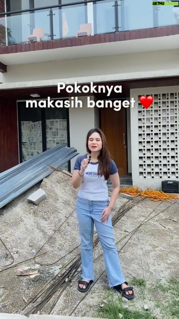 Tissa Biani Azzahra Instagram - Kaget bgt dapet kabar buruk kaya gini:’) Sebelumnya bener-bener gapernah kepikiran kalau ngebangun rumah harus treatment anti rayap dulu🥹 Plis bgt jangan sampe kalian ngalamin hal yg sama kaya aku, bisa langsung cegah sedini mungkin aja yaa. Thanks bgtt buat @urbantartind udah rekomendasiin jasa @fumida_id untuk jadi solusi masalah rayap di rumahku inii:) Semoga rumahnya bisa segera aku tempati yaa🥰