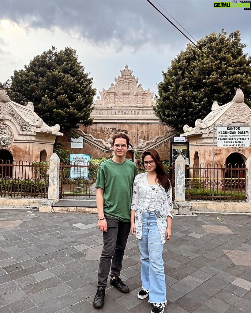 Tissa Biani Azzahra Instagram - Alhamdulillah, setelah sekian lama bisa melepas rindu dengan kampung halamanku bersama wong Suroboyo. setelah acara @jaffjogja 🥰 Special Region of Yogyakarta