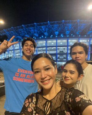Tissa Biani Azzahra Instagram - Masya Allah Tabarakalah.. 
My first @coldplay concert 🪐
moment yang takkan terlupakan.