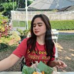 Tissa Biani Azzahra Instagram - Sarapan pagi di Bandoeng. jangan di slide sampe abis, ada yang kekenyangan. 🙏🏻😂 Kota Bandung