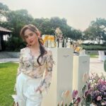 Tissa Biani Azzahra Instagram - a little picnic to discover English Pear & Sweet Pea, something new from @jomalonelondon 🍐 #JoMaloneLondonID #EnglishPear Fairmont Hotel Jakarta