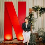 Tissa Biani Azzahra Instagram - Launching teaser Trailer and soundtrack of Netflix Original Series “GADIS KRETEK” 🚬🚬🚬 make up @nathasaagnes hair do @kristalianti styled @hagaipakan photo by @armanfebryan wardrobe @lululutfilabibi Casakhasa Garden Bistro