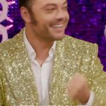 Tiziano Ferro Instagram - Ma l’emozione AIUTO 😭 il nuovo episodio di #DragRaceItalia con @tizianoferro è disponibile ora! We are gonna cry after this! The new episode of #DragRaceItalia with @tizianoferro is now streaming. Guarda #DragRaceItalia dall’Italia in esclusiva su @ParamountPlusIt From abroad you can find it on @wowpresentsplus