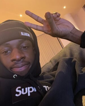 Tobi Brown Instagram - It’s been a week full of madness, one in which I had to remind myself something and it’d be selfish of me not to share it. Remember to try and put whatever little bit of love you can out into a world that REALLY needs it. Charity begins at home. Little actions can have big impacts.
God bless❤️