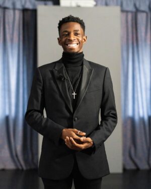 Tobi Brown Instagram - Does the turtleneck suit me? 
📸: @kirstylouisewells