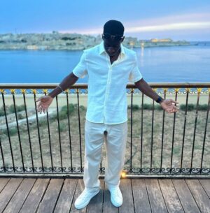 Tobi Brown Instagram - I think I’m looking more like an Uncle every day😅