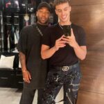 Todrick Hall Instagram - One thing about @liamroodhouse He LOVES a mirror selfie! This used to be my biggest pet peeve; that every time we’re leaving the house he wants to take a selfie of our outfits, but now I kinda love it…but shhhh 🤫 Don’t tell him that. In 4 days, we will have officially been together for a full year, CRAZY 🤯 Follow my patreon to watch our couples video we made together…coming soon!