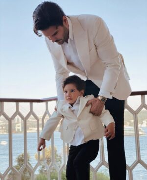 Tolgahan Sayışman Instagram - iyi ki doğmuş iyi ki varmış benim herşeyim♥️ Efehan