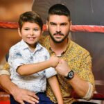 Tolgahan Sayışman Instagram - Kafkas’in ufuklarina bir gunes gibi dogan cocuk☀️ Tolgahan abinin aldigi cikolatalar🍫 feda olsun sana şampiyon🥊