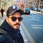 Tolgahan Sayışman Instagram - Piccadilly Circus