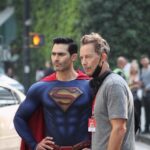 Tom Cavanagh Instagram - Directing @SupermanandLois means teaming up again with this brilliant fellow. His name is @tylerhoechlin and he plays Superman. In the photo above he’s the one on the left. 📷: @IanSamoilDirector