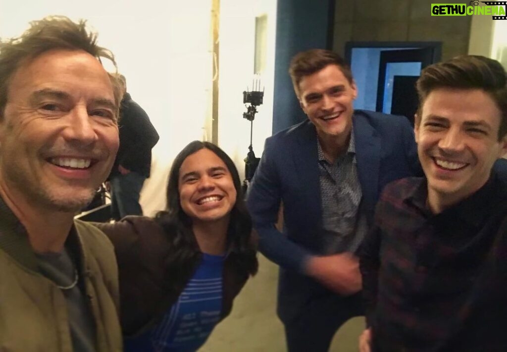 Tom Cavanagh Instagram - Lots ‘o Laughs out Loud. ⚡️😄⚡️ #theFlash @tha_los @hartleysawyer @grantgust