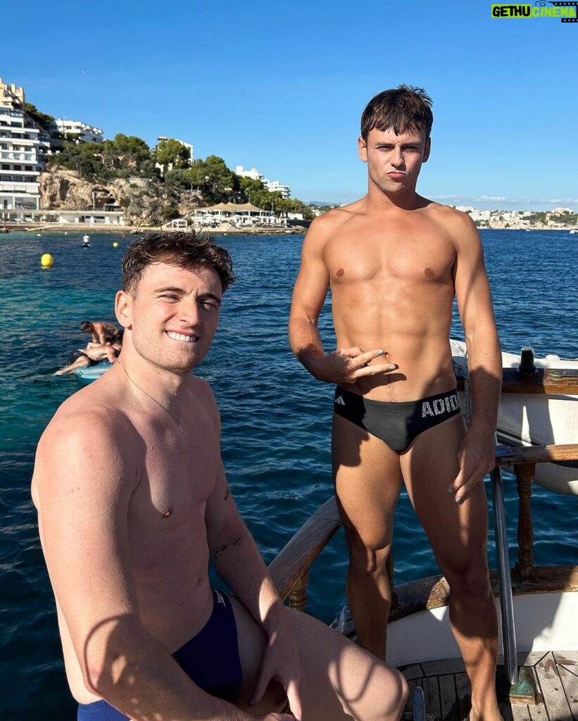 Tom Daley Instagram - OUT ‘N’ ABOAT! ⛵️ Palma De Mallorca, Spain