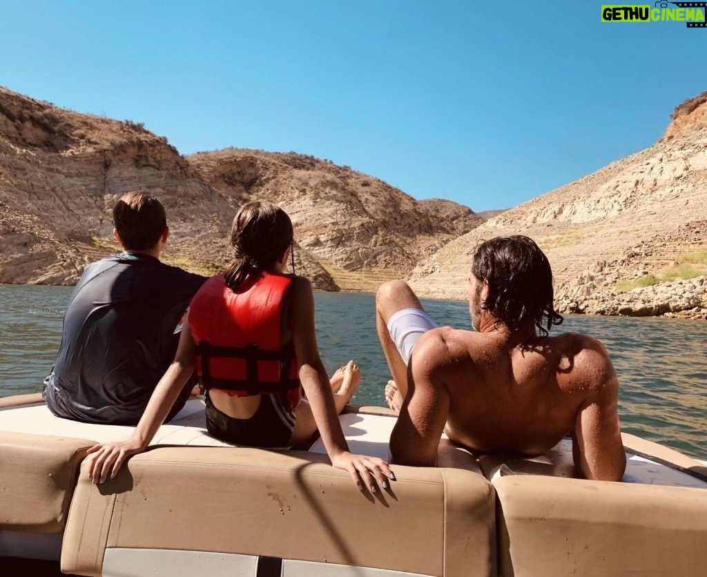 Tom Ellis Instagram - Messing about in boats with these rascals #happyplace ❤️