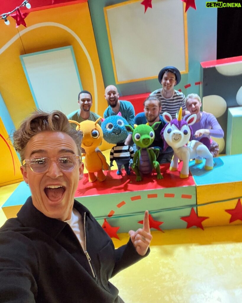Tom Fletcher Instagram - Monster by day, McFLY by night! I just popped to see There’s A Monster In Your Show in Middleton. Lovely watching it and seeing all the families enjoying the show. Click the link in my bio to see when the tour is heading near you and to get tickets. There are some special Christmas shows coming soon too which might have a visit from a certain Elf… 😜🎄 #monsterinyourshow #whisinyourbook #childrensbooks #theatre #childrenstheatre #family #parenting