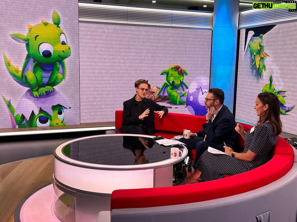 Tom Fletcher Instagram - Great chatting about There’s A Monster In Your Show on @bbcbreakfast this morning and seeing our lovely Dragons hatching all over the screens 😍 The show is on tour around the uk now so go to monsterinyourshow.com (link in bio) for all the venues and dates near you and get tickets! #monsterinyourshow @meiworldwide