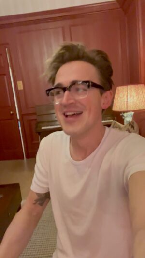 Tom Fletcher Instagram - I knew it! All GDs knew it too. We’ve known for 21 years and now everyone else does too - @dannyjonesofficial AKA Piranha @maskedsingeruk has one of THE BEST voices of all time. 🐟🎣🤘