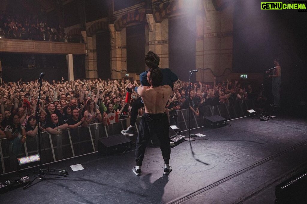 Tom Fletcher Instagram - Just a few of the unique positions I find myself in on a nightly basis. 📸 @deansherwood @mcflymusic