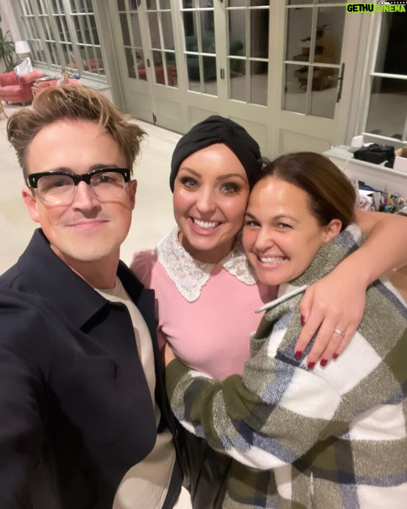 Tom Fletcher Instagram - LOVED spending time with the beautiful Fletchers last night! Non stop chatting ( from me) lots of tea, food and just the BEST COMPANY! Bloody love you guys! 💖🙏🎀😘