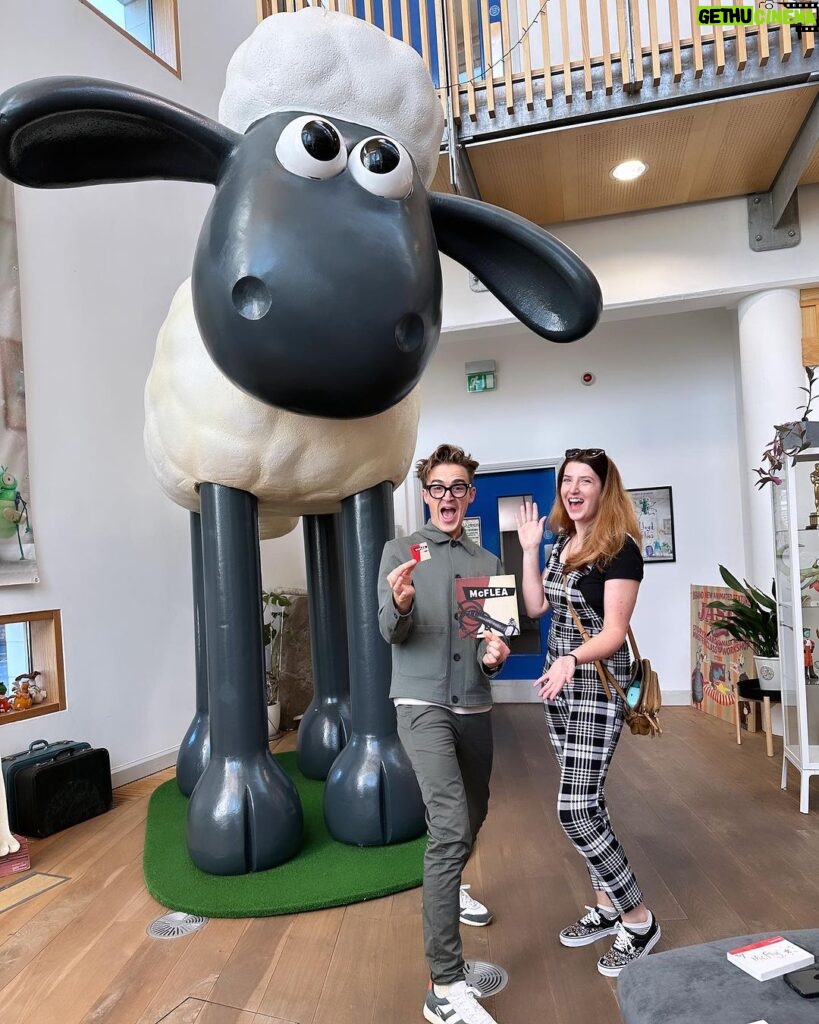 Tom Fletcher Instagram - I had the most awesome tour of @aardmananimations today. So inspiring seeing such talented people at work, making absolute magic happen and getting to meet the man who created Wallace & Grommit, Nick Park was a real honour. On top of that, a few years back we discovered that Grommit had great taste in music when a band called McFLEA appeared in his record collection and today we were given the original record from the movie along with an awesome record made by Beth Robson (Walkies In The Sun and The Bark Never Lies are genius🤣). Thanks to everyone at Aardman for such a great day. X