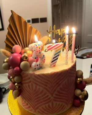 Tom Fletcher Instagram - Happy birthday to this incredible human. Anyone lucky enough to have met @mrsgifletcher will know what an unbelievable force of goodness she is and what positivity she brings to life every day. Happy birthday, honey. Love you. X 🎂