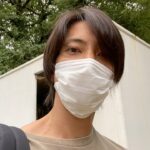 Tomohisa Yamashita Instagram - 夜の散歩と水泳で体を動かしてきました。やっぱり運動すると気持ちもスッキリ晴れますね！ そして、撮影も順調に進んでいて、今はみんなに見てもらいたい気持ちで一杯です。 I have been walking and swimming at night. After all, exercising is key to being your best self! Shooting is going well, and I can’t well for you all to see this.