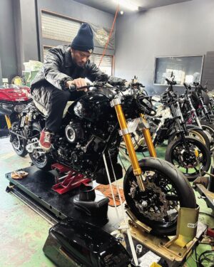 Tomoya Nagase Instagram - @joyridespeedshop 
@rough_motorcycle_garage 
@challenger_brigade 
@avcc_info 
@yoshimura_japan_official 
#古墳シート
#mk2
#制作
#47