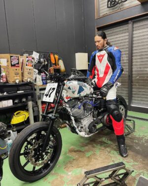 Tomoya Nagase Instagram - @joyridespeedshop 
@rough_motorcycle_garage 
@gen_loveearart 
@challenger_brigade 
#ちょっとコンビニいってきます
#ナ