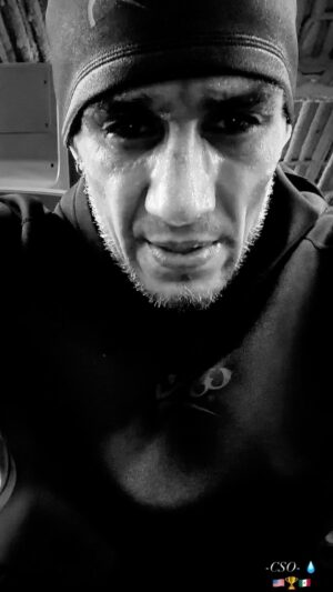 Tony Ferguson Instagram - 🎶🦹‍♂️🎶 -CSO- 🇺🇸🏆🇲🇽 # UFC💧296  Monday✔️Complete # Time2Lounge # New🪽Dayze