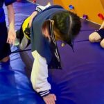 Tony Jaa Instagram - Get ready to practice 💪🏻One Arm Push Ups with my daughter ฝึกวิดพื้นแขนเดียว 😎