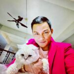 Tony Jaa Instagram - So many of my smiles begin with you. Happy valentine 💌