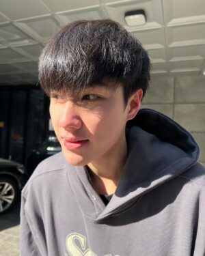 Trai Nimtawat Instagram - หนาวววววว 🥶