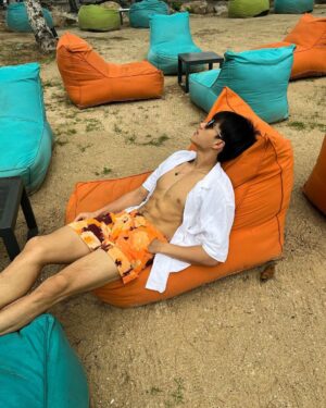 Trai Nimtawat Instagram - ไดเอ็ทมานานขอหน่อยเถอะ 5555555 @avanikhaolak